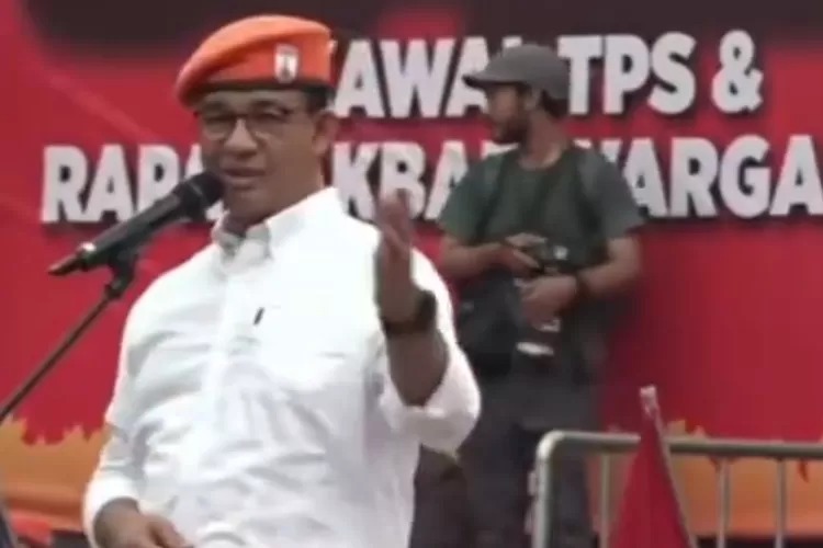 Anies Baswedan Acungkan Tiga Jari di Apel Siaga Bersama Pramono dan Rano